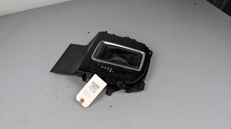 Transmission Shifter Indicator w/ Bezel & Boot 2020 Mazda CX-5 2017 2018 - 2021
