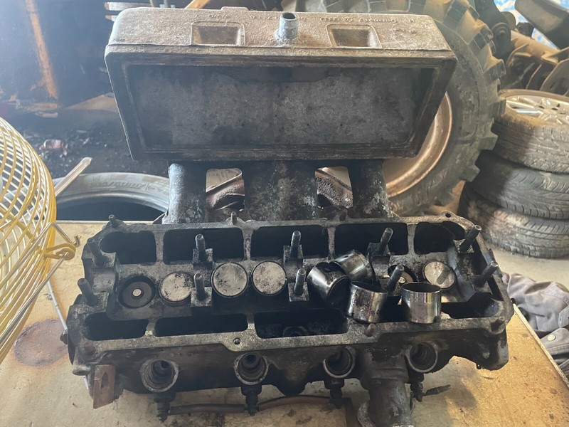 81-84 JETTA DASHER RABBIT 4000 OEM DIESEL CYLINDER HEAD W/ INTAKE MANIFOLD