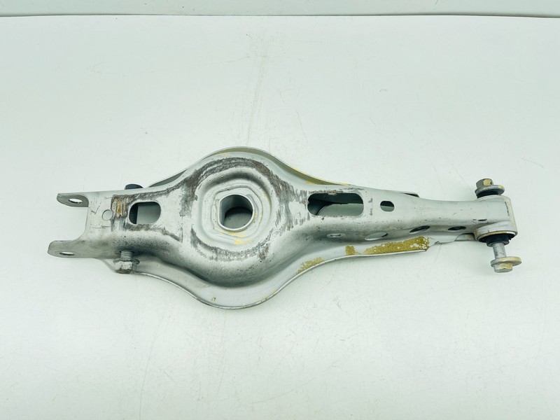 2018-2020 BUICK REGAL REAR PASSENGER SIDE LOWER CONTROL ARM 23350586 OEM