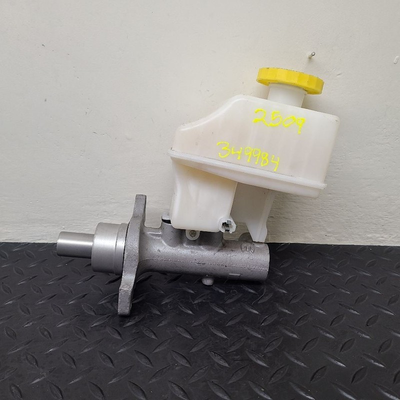 19-24 Dodge Ram 1500 Brake Master Cylinder OEM 68398157AA