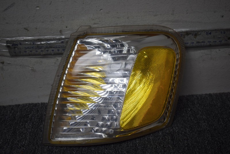 2001-2003 FORD EXPLORER TURN SIGNAL LEFT SIDE FACTORY OEM
