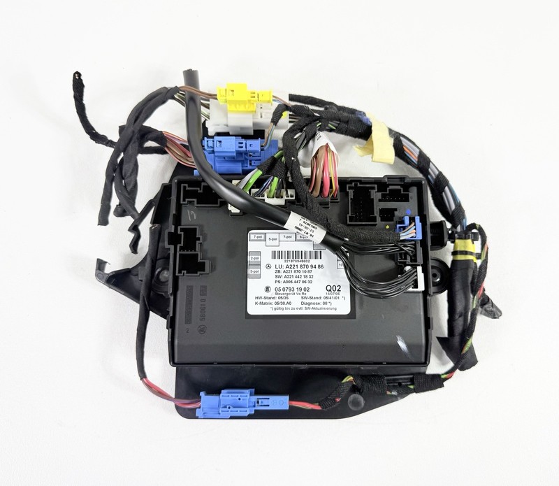 2006-2013 Mercedes S-Class W221 Front Right Door Control Module OEM A2218703693