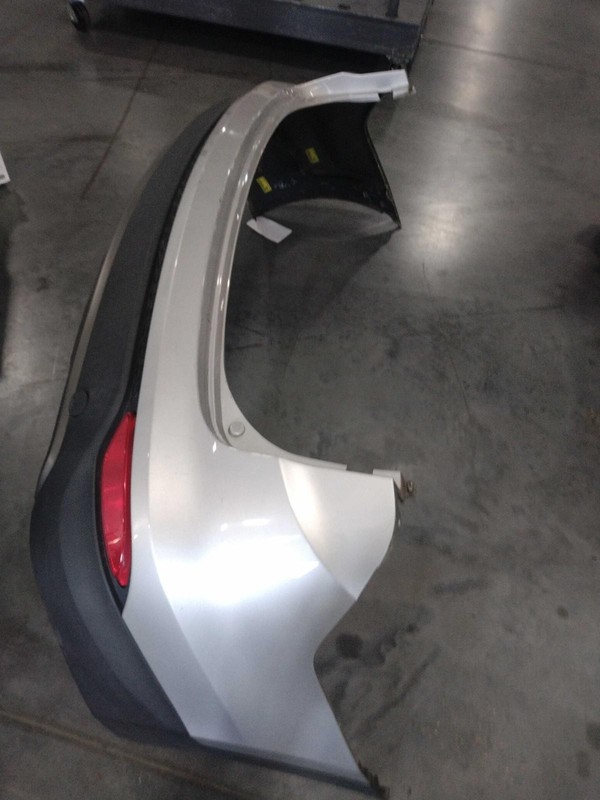 2016 Hyundai Santa Fe Silver Rear Bumper Assembly OEM 866114Z000 120K Miles