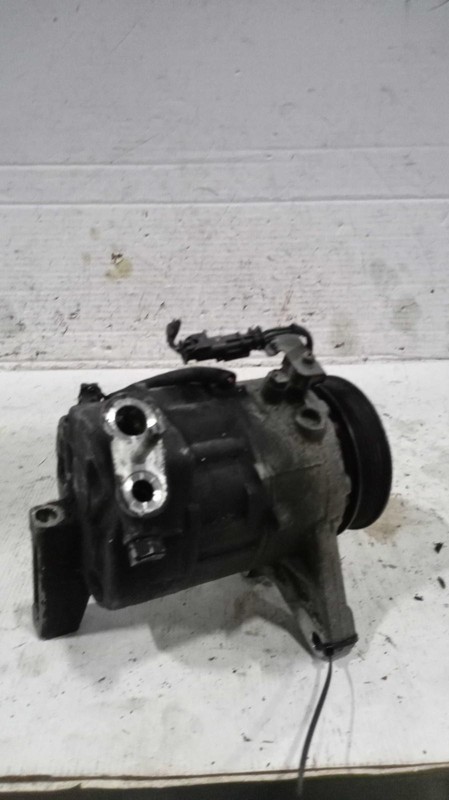 2016 Chevrolet Traverse A/C Compressor OEM 84338709 112k Miles