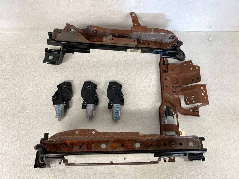 ⭐2017-2024 NISSAN TITAN FRONT LEFT DRIVERS SEAT TRACK FRAME RAIL MOTOR LOT2572