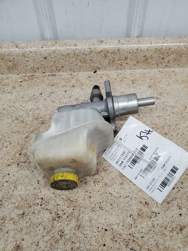 Brake Master Cylinder With Traction Control Fits 05 300 300571