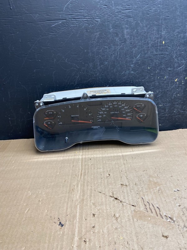 2004 Dodge Dakota Instrument Speedometer Gauge Cluster OEM ae1783 DG