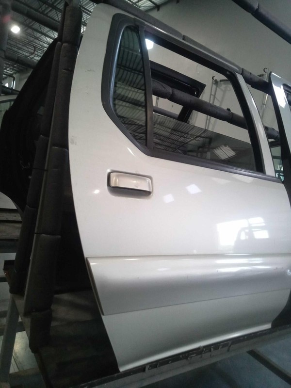 2004-2005 Ford Explorer Rear Right Door Silver OEM 503901 174K Mileage