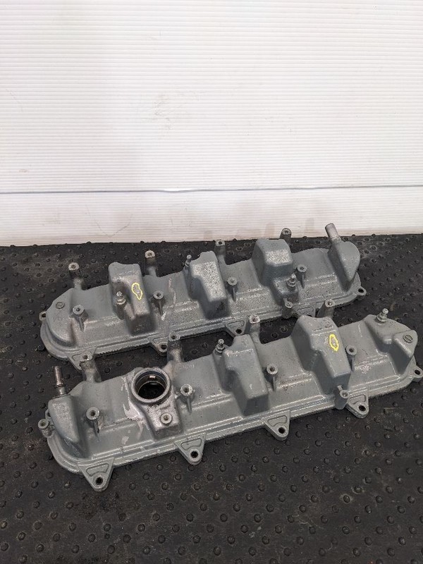 GM Chevrolet 5.3L 6.2L Gen 5 LT Genuine OEM Valve Cover Set LH/RH 1189723