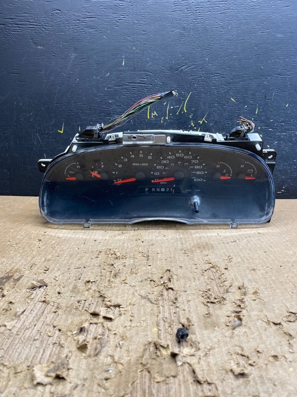 2006 Ford E350 Gauge Speedometer Cluster OEM z9858 DG