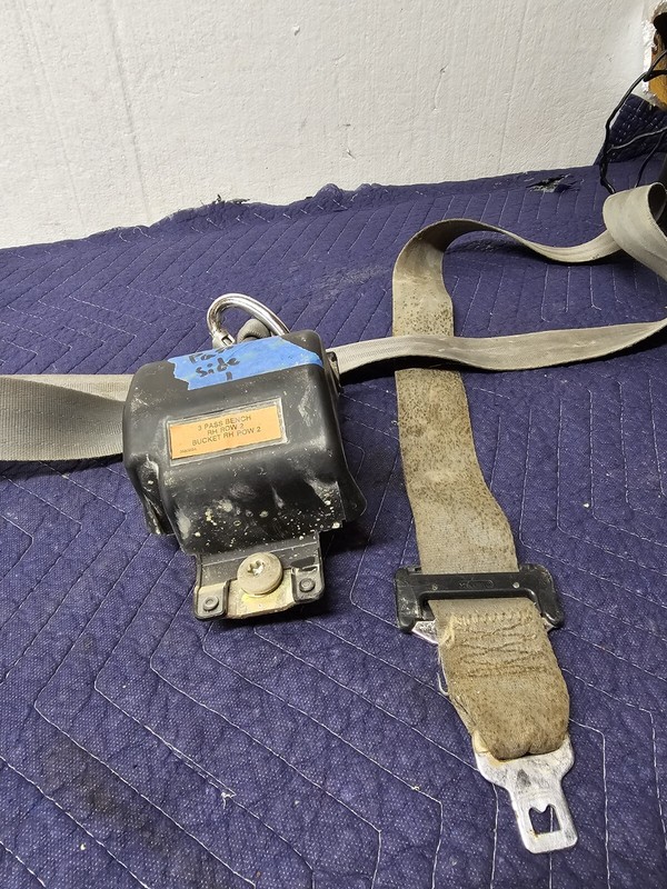 2003 Ford E350 Rear Right Seatbelt (Passengervan)