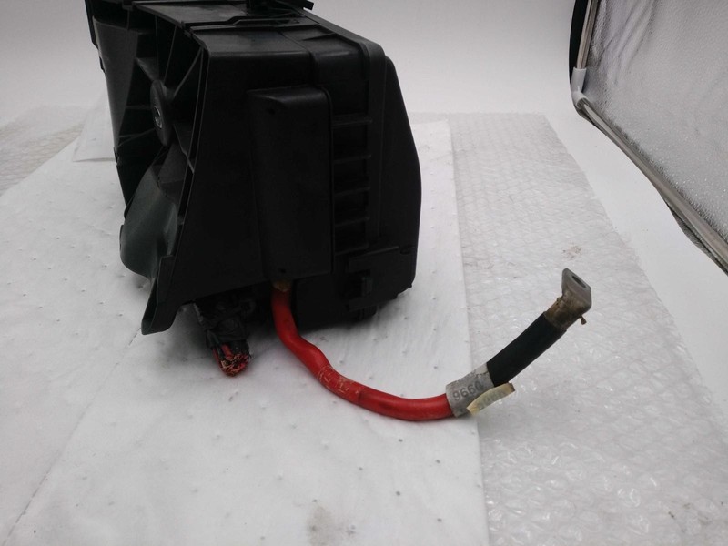 2016 Chevrolet Impala OEM Fuse Box Black 22950967 118K Miles, Scratches
