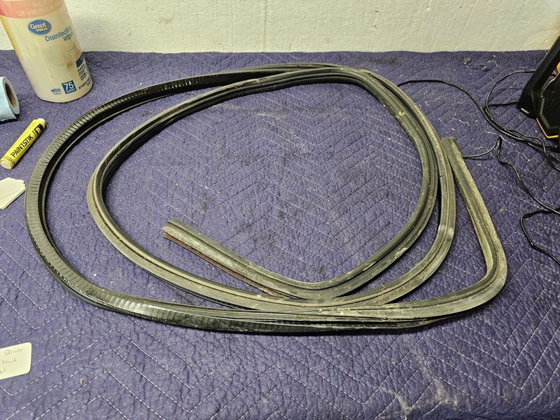 Mercedes-Benz Sprinter Dodge Freightliner 1995-2006 Front Door Seal Weatherstrip