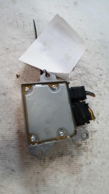 Used Air Bag Module fits: 2009 Ford Mustang Air Bag below center dash Conv w/o s