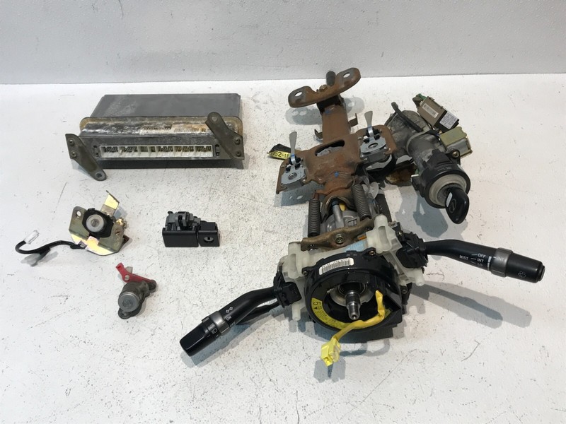 2005 LEXUS IS300 2JZGE A/T ENGINE ECU IGNITION TRUNK DOOR GLOVE LOCK KEY SET