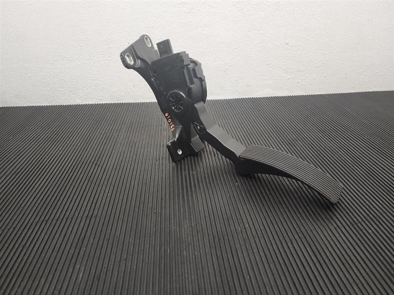 11-13 Jeep Grand Cherokee Accelerator Throttle Gas Pedal OEM 52124785AG