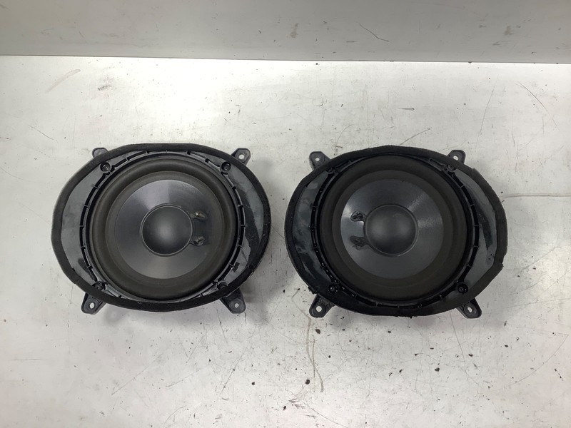 06-011 Honda Civic 2DR EX 2x Rear Speakers OEM