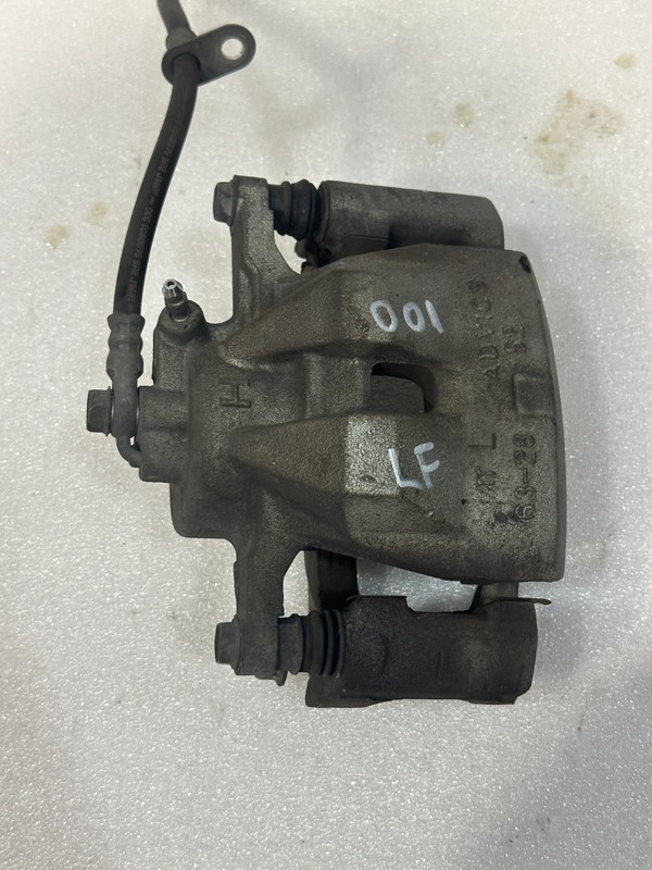 2016 - 2018 LEXUS ES350 ES300H FRONT LEFT DRIVER SIDE BRAKE CALIPER OEM