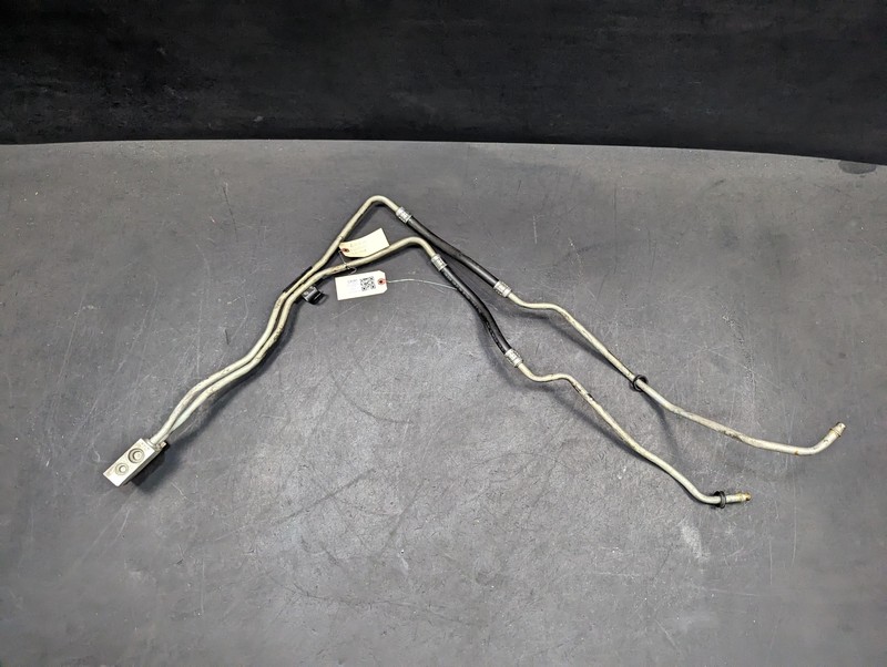 Engine Oil Cooler Hose 2017 Cadillac Escalade ESV 84424416 2015 - 2018 2019 2020