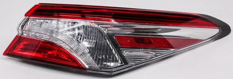 OEM Toyota Camry Right Passenger Side Halogen Tail Lamp Lens Crack
