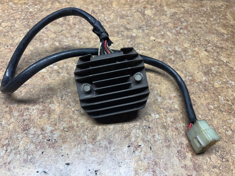 2007 2001 Yamaha XVS650 V Star Voltage Regulator Rectifier Vstar 07 XVS 650 A8