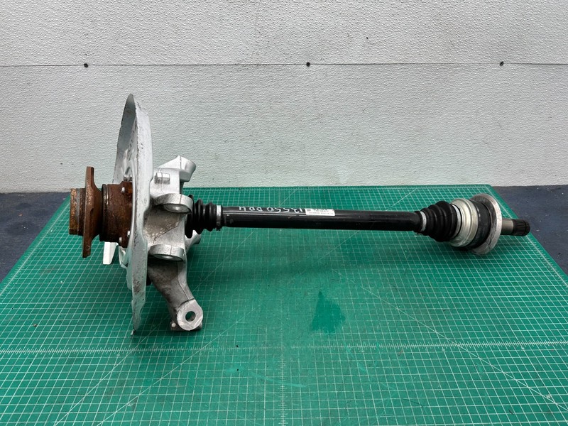 11-16 BMW 550i REAR RIGHT SPINDLE KNUCKLE / HUB / AXLE SHAFT ASSEMBLY OEM