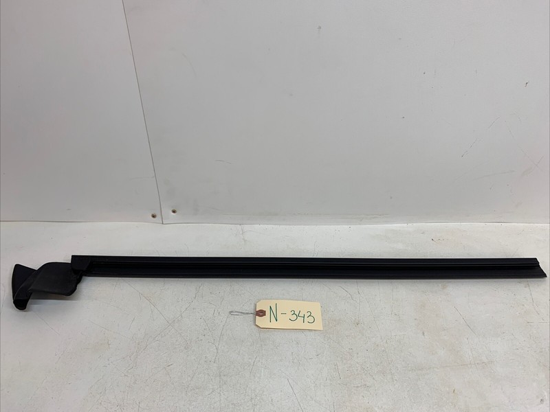2020-2022 Tesla Model Y MY Front Left Door Inner Belt Rubber Seal Molding 343 U8