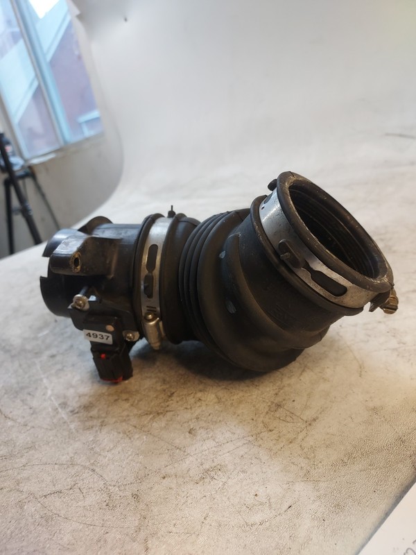 2014 Ford Focus 2.0 Air Intake Tube w maf oem