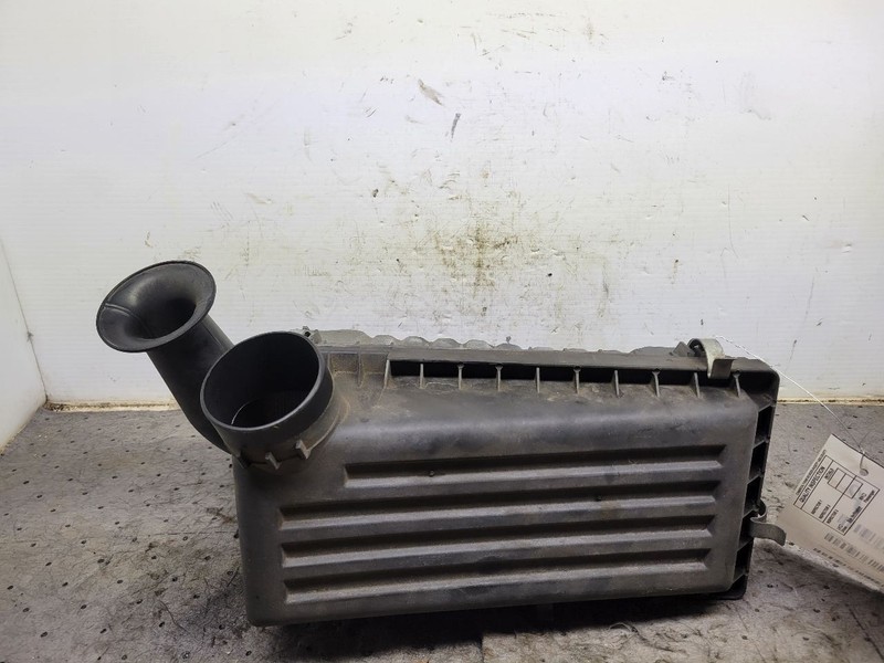 Air Cleaner 4.0L Fits 01-04 WRANGLER 1787495