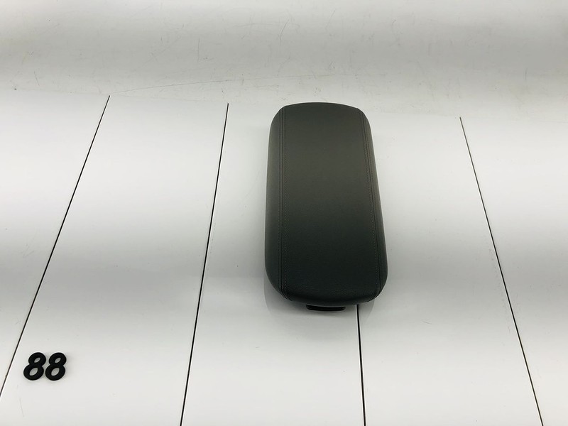 14-16 KIA FORTE FRONT CENTER CONSOLE STORAGE COVER ARMREST OEM