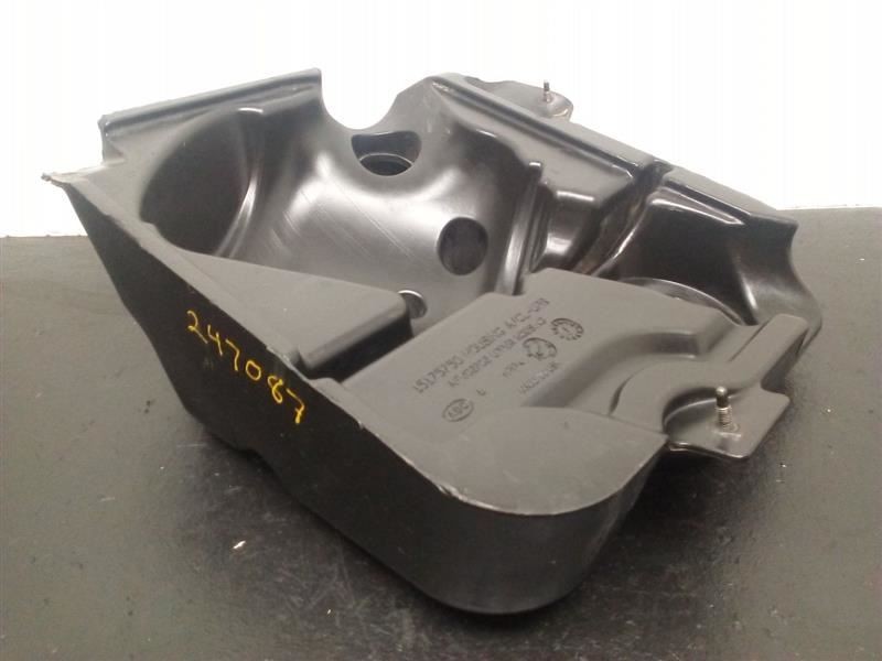 2004 GMC Envoy Air Cleaner Upper Housing OEM 15175750