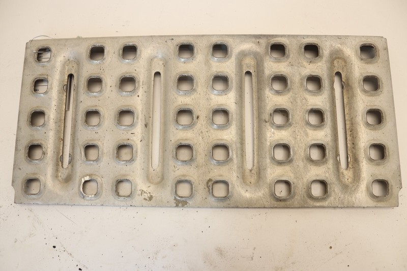 2019-2023 VOLVO VNL 760 TREAD STEP SILL PLATE FAIRING 20976878 OEM