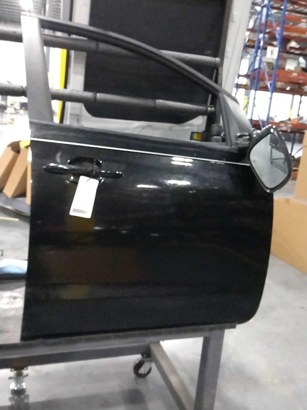 2016 KIA Sedona Right Door Black 130120 144K Miles Used OEM Auto Part