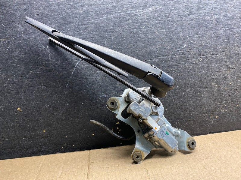 2011 to 2017 Nissan Quest Rear Wiper Motor AB0388