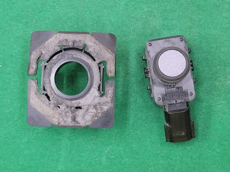 2016 - 2020 LEXUS RX350 RX450h Rear Bumper Parking Sensor PDC 89341-48040 OEM