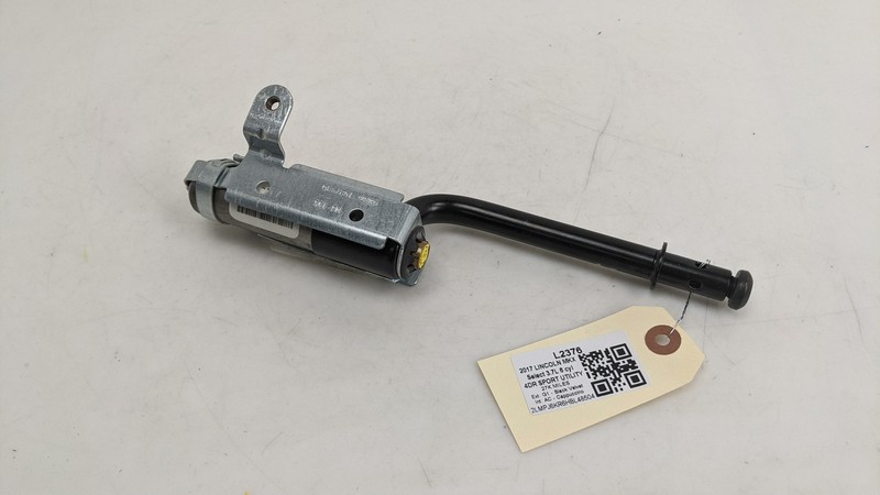Rear Right Seat Belt Buckle Pretensioner 2017 Lincoln MKX FT4B-R610E14 2016 2018