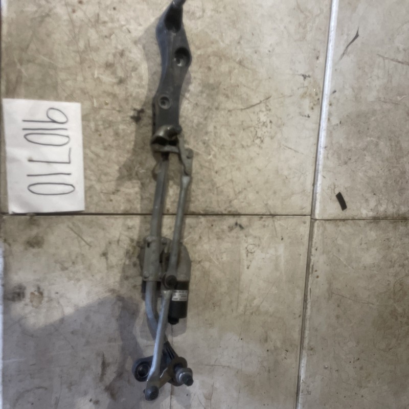 04-10 BMW E60 530i 525i WINDSHIELD WIPER MOTOR W/ LINKAGE TRANSMISSION 7193995