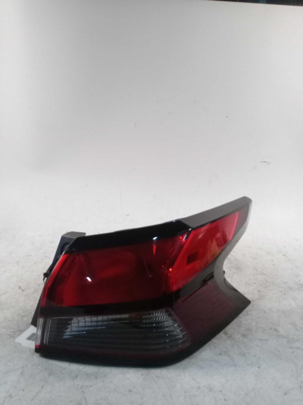 2021 Nissan Versa Right Tail Light Assembly Silver 690957 Used 67K Miles