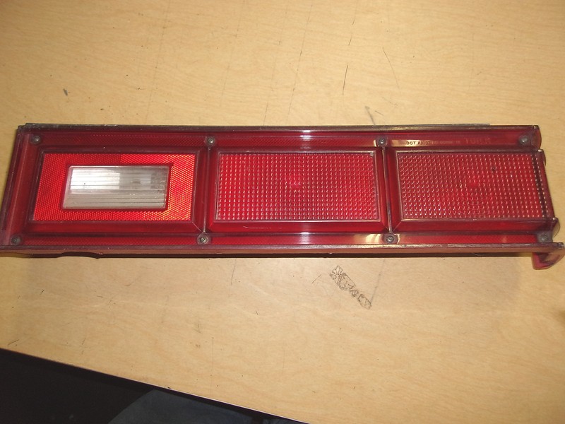 USED GM CHEVROLET 1980 TAIL LIGHT 5969934 FREE SHIPPING