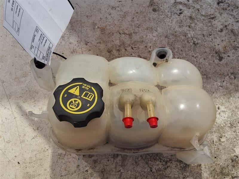 Coolant Reservoir Fits 19-23 SIERRA 1500 PICKUP 3326066