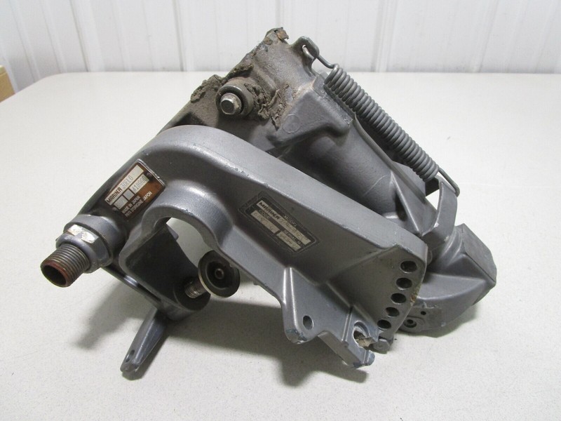 1485-9792M Mariner Outboard 30 HP Swivel Bracket Assembly 1484-9797M 1484-9798M