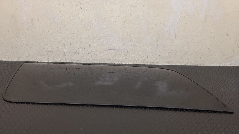 00-06 GMC Yukon XL 1500 Left Driver Quarter Glass W/ Privacy OEM 15762683