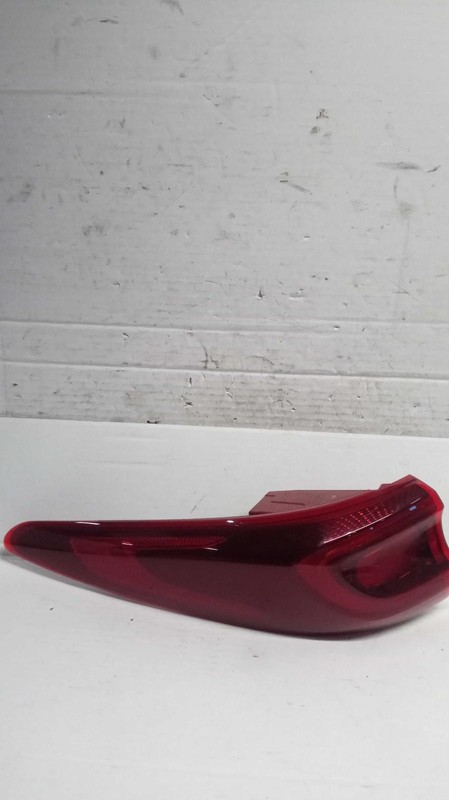 2021 KIA Sportage Left Tail Light Assembly Blue OEM 706807 60K Miles