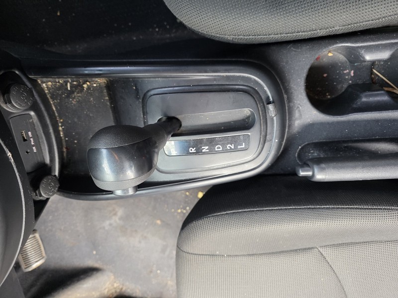 Transmission Shifter Assembly Automatic 2.0L Fits 10-11 Kia Soul OEM