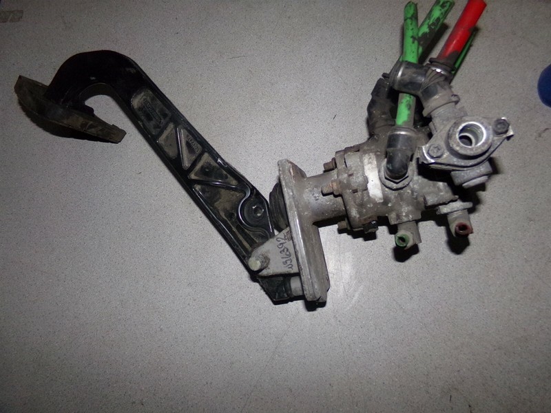 Freightliner 12-19979 Brake Pedal Assembly *FREE SHIPPING*