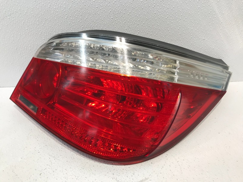 08-10 BMW 528i 535i 550i M5 E60 Tail Light Right RH Passenger OEM