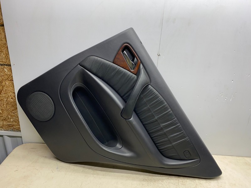 2003-2005 MERCEDES BENZ ML350 RIGHT REAR INTERIOR DOOR PANEL TRIM COVER BLACK