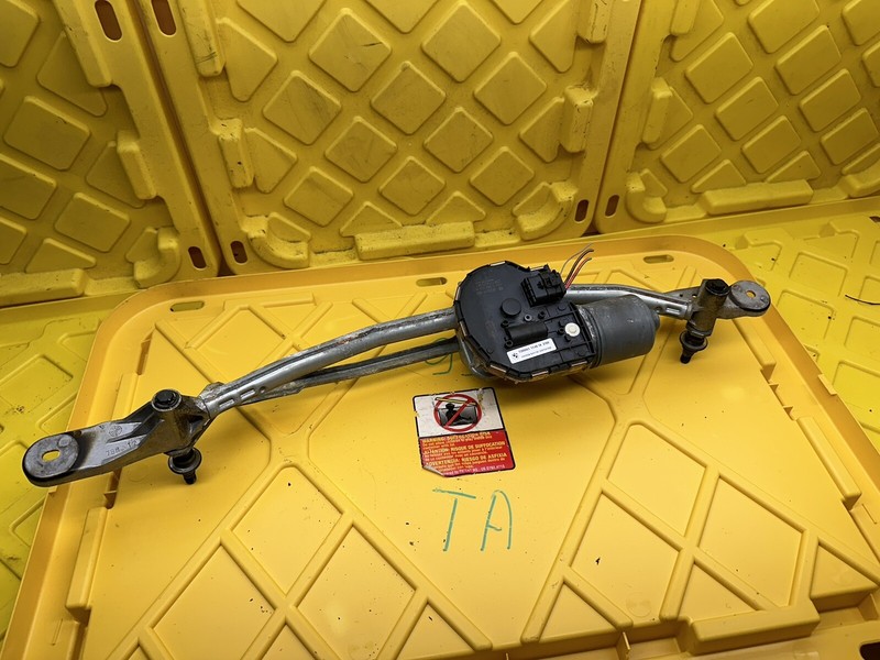 2011 - 2016 Bmw 5 Series F10 Linkage Motor Wiper Transmission Windshield Oem