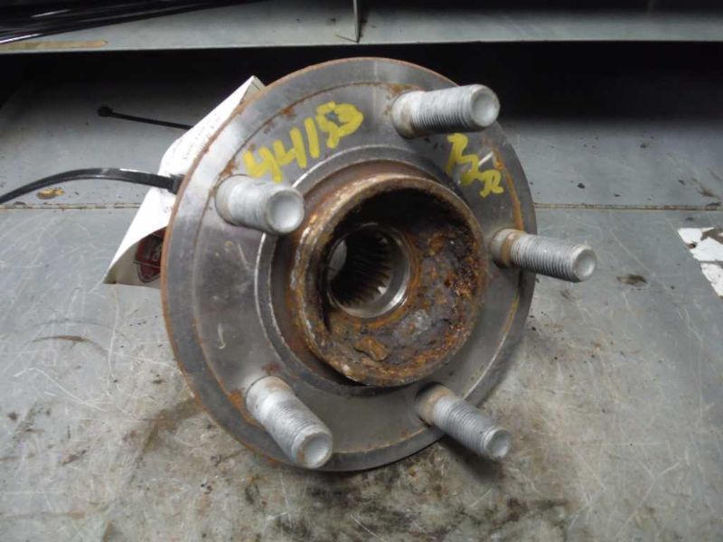 05 06 07 08 09 10 CHRYSLER 300 HUB REAR 136400