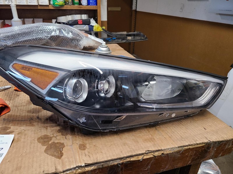 2017 HYUNDAI TUCSON Right passenger headlight Headlamp LED OEM 16 17 18